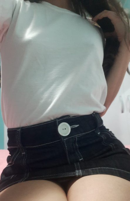 Nueva Publicaci&oacute;n!!! Que es lo que habr&aacute; debajo de mi minifalda 👀🥰 https://t.co/GSmb8mcIbQ #OnlyFans<a href="/tag/minifalda"class="tags"><span>#minifalda</span></a><a href="/tag/onlyfans"class="tags"><span>#onlyfans</span></a>