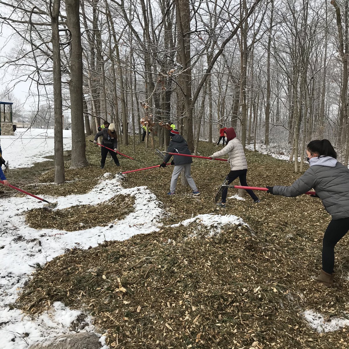 FishersIN's tweet image. #FishersMLK nat’l day of service    with @FishersParks and @fishersdpw. Thank you to our awesome volunteers! See the full lineup of #MLKDay2021 at thisisfishers.com/mlk