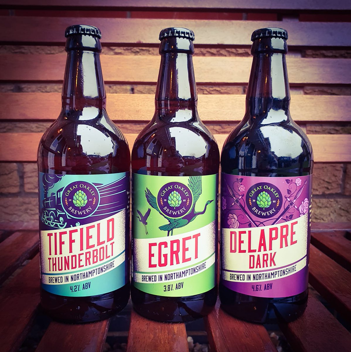 UKBeerGarage's tweet photo. Choose local.  

Fresh stock in da garage from local heroes; 
 
@BootTownBrewery 
@GreatOakleyBrew 
@BraybrookeBeer https://t.co/6WqNsNi3yL