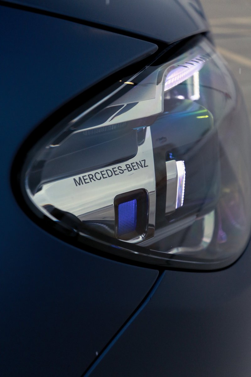 There’s blue, and then there’s Brilliant Blue Magno. #E53