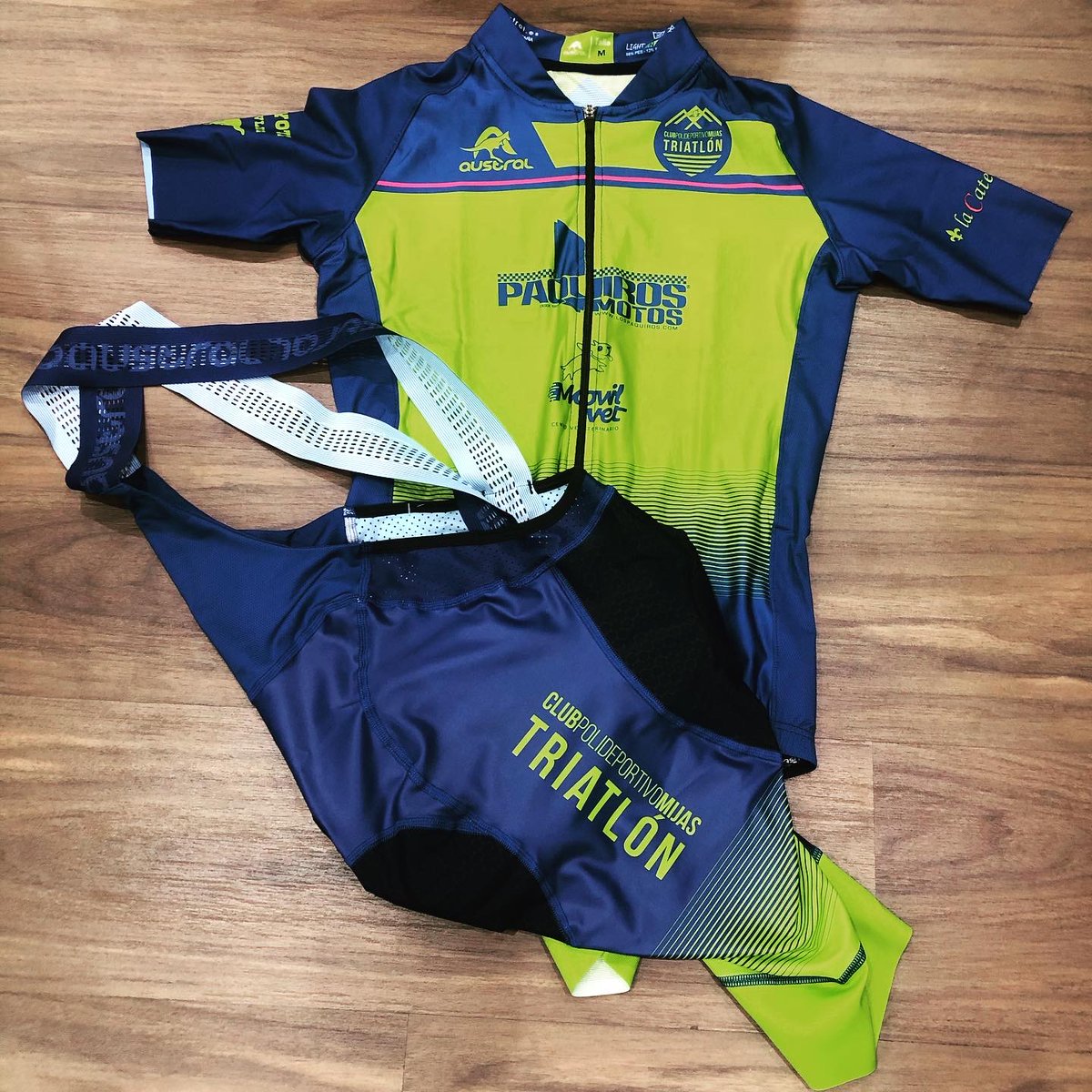 🔵🟢 Preparadxs para la carretera, os mostramos la equipación de ciclismo 2021. Vamos a darle caña a la bicicleta 🚴🏼‍♂️

#Austral #PaquirosMotos
#LaCatedRal #CoyoteBowling
#MovilVetFuengirola
#sacalalenguaalaela😋