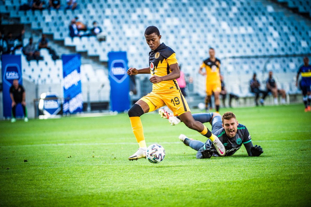 KaizerChiefs's tweet photo. 90 + 4’| #CT 1 : 2 #KC 

Full time score: (Lackay 83’) Cape Town City FC 1 : 2  Kaizer Chiefs (Ngcobo 7’, Mashiane 19’)

#DStvPrem #Amakhosi4Life https://t.co/iWci95lFYV