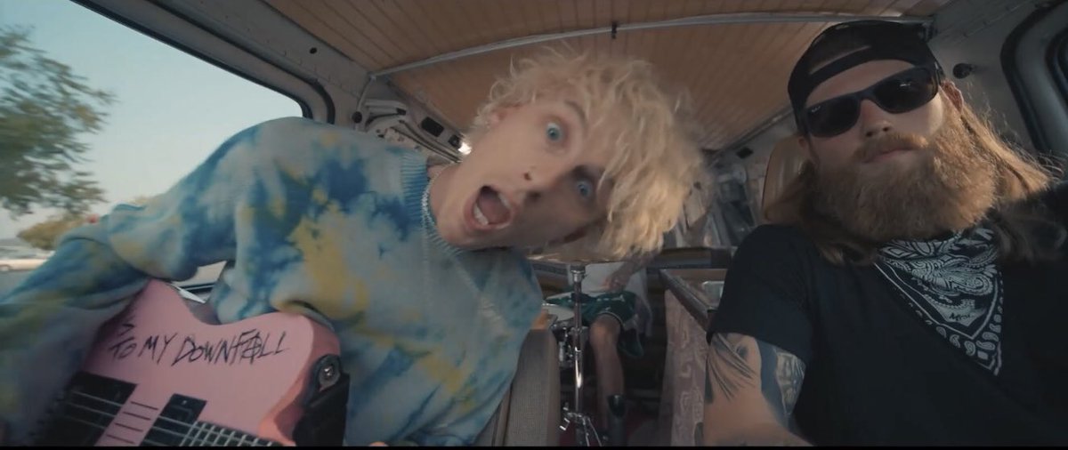 HippyHawking's tweet photo. THOSE OCEAN EYES!!!! @machinegunkelly #DownfallHigh https://t.co/g1SLNZjext