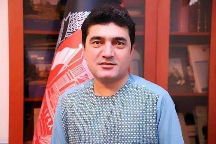DewaWardak121's tweet photo. د ولسمشر د ویاند مرستیال دؤاخان مینه‌پال وايي چې ولسمشر غني د بلخ ټولو امنیتي چارؤاکو ته خبرداری ورکړی که چېرې پۀ بلخ کې اختطاف شؤی ماشوم ازاد نۀ شي، نو ټول امنیتي چارواکي بۀ لۀ دندو ګؤښه کړي. https://t.co/0Yml8VDsY5