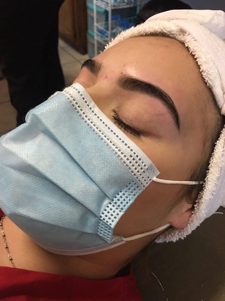 hotmommalexxx's tweet photo. Eyebrow wax & tint! #RequestMe https://t.co/FfScqEhz9u