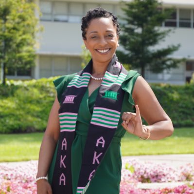 theprladyllc's tweet photo. Greetings, Twitter! I’m just here to help you be great. 😁 #ThePRLady ✨ #EdD 👩🏽‍🏫 #CSUEB #AKA1908 💗💚 #AKAXGO #HollaAtAScholar https://t.co/AMstCeWkmB