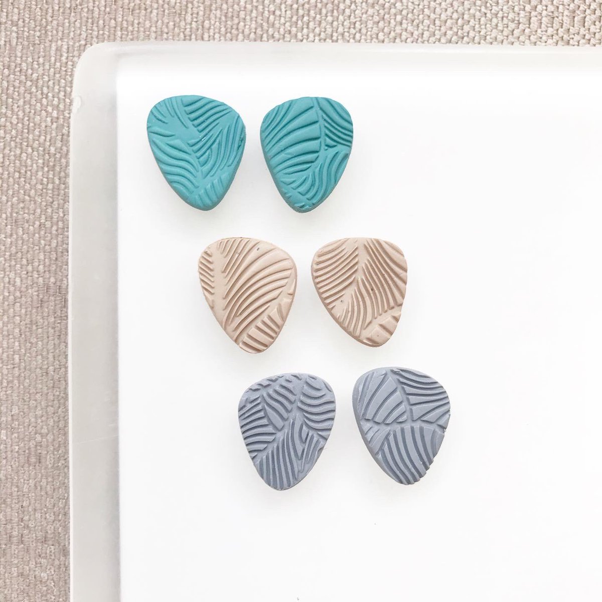 83_Jewellery's tweet photo. C L I P - ON - E A R R I N G S

Introducing some new additions to my Etsy shop 🙌 don’t have pierced ears? These are for you 👌

https://t.co/joaWk8sRSX

(Rainbows available for pierced ears too) https://t.co/vHoyBr6bqv