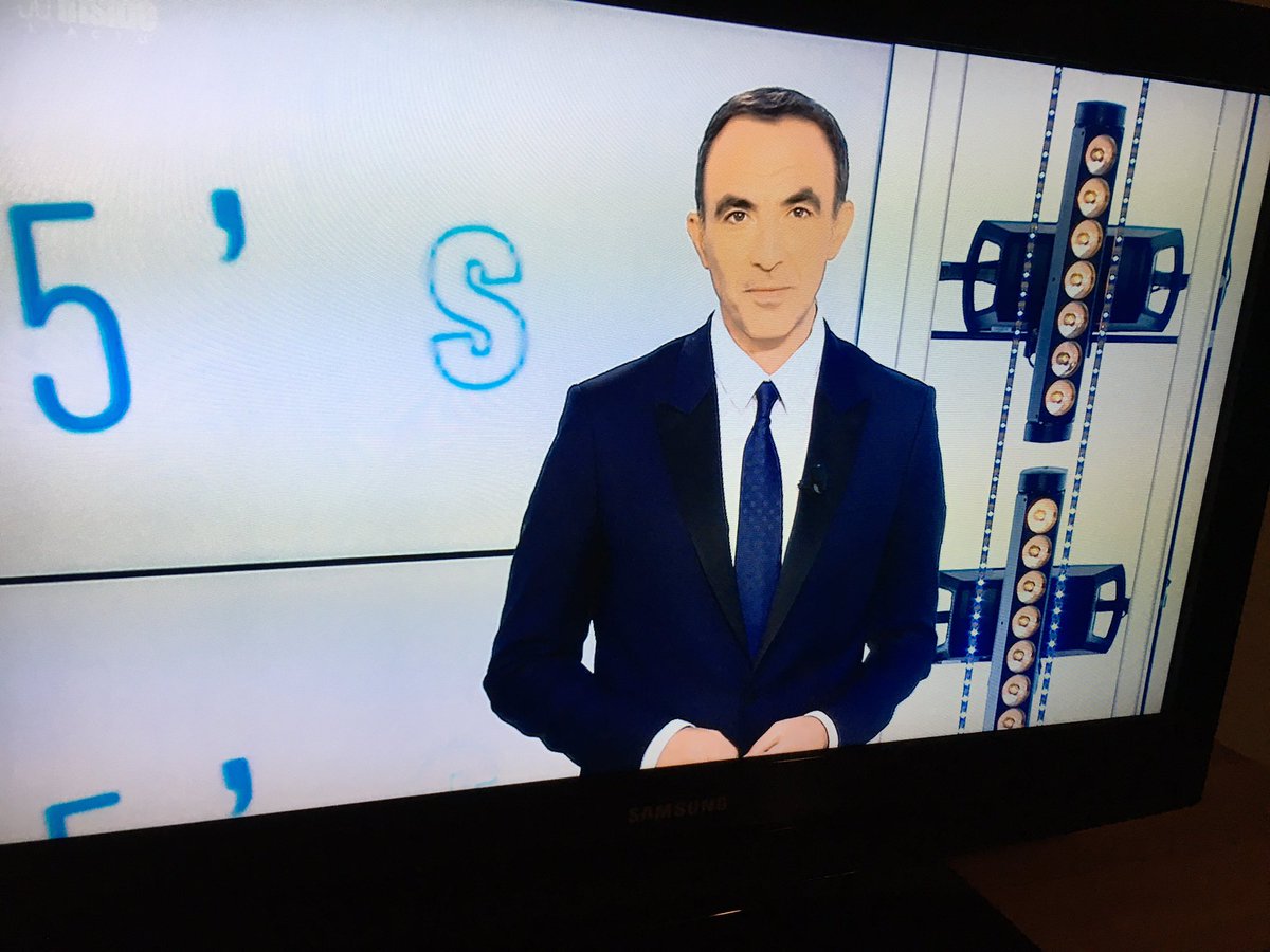 Laden_S's tweet photo. Le #CouvreFeu18h c’est un complot de @nikosaliagas pour qu’on soit tous devant @50inside le samedi... 
C’était pas nécessaire Nikos, moi je te suis tous les samedis ! https://t.co/ZV2ml6lYZP