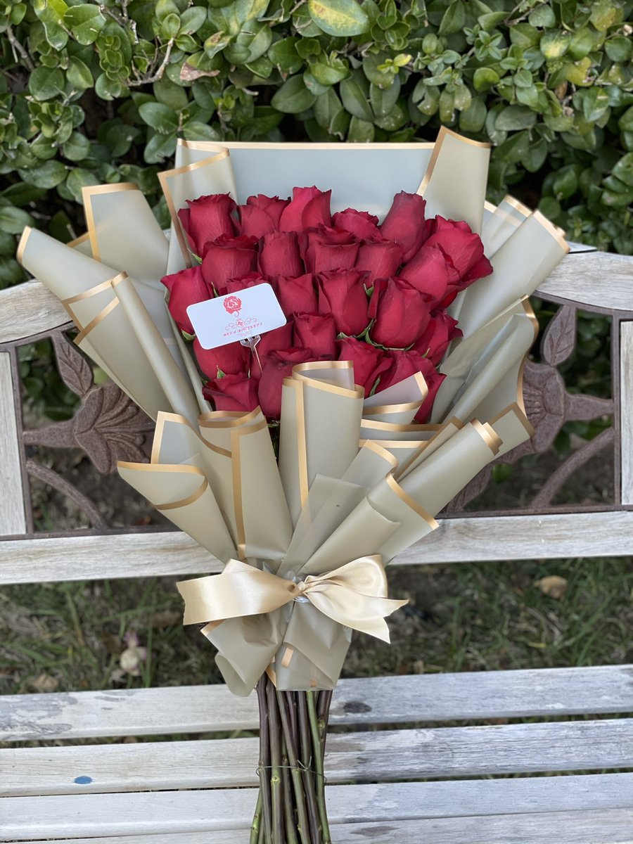 I tried something out of my comfort zone 🥰 IG: beta.bouquets