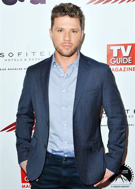 @ICARUSWALLS1 @UNCVTFILMS If we're posting hot dads can I throw Ryan Phillippe in