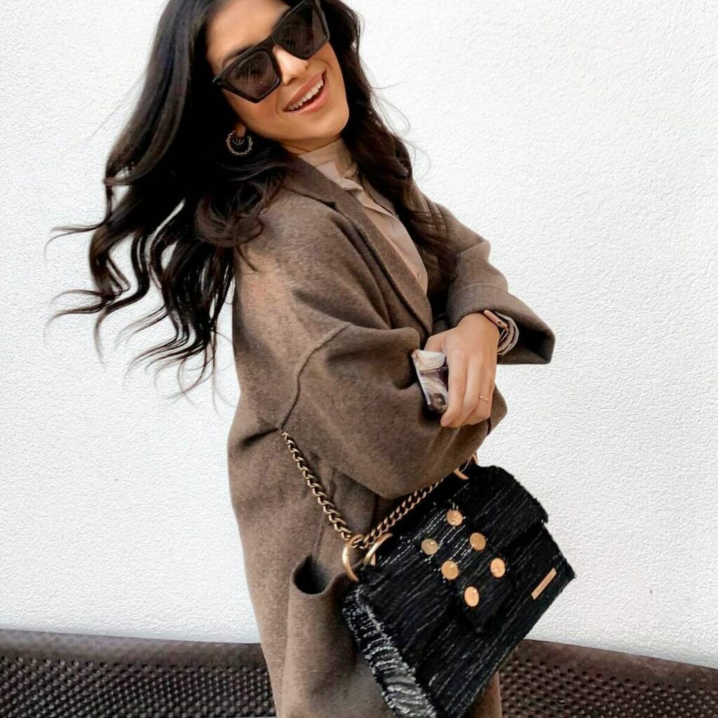 kooreloo's tweet photo. Black on brown 👜
@tijjenn 
.
.
.
.
.
.
.
.
#kooreloo
#koorelooworld https://t.co/Vlc6J0gFcd