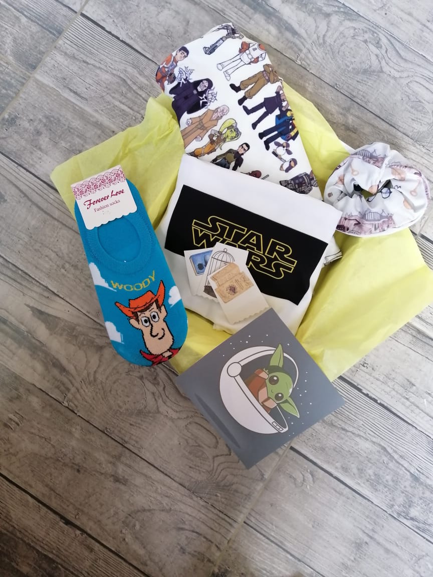 Concurso de fin de semana. Único requisito darle RT y se lleva una cajita. 

Las cajitas son a $70.000 y $75.000. Incluyen.

1 Pijama. (Bata o pantalón con camiseta).
1 Moña.
1 Par de medias.
1 Hojita de Stikers.

WhatsApp 3041105587 ♥️
 instagram.com/bombones_20?ig…

Envios a todo 🇨🇴