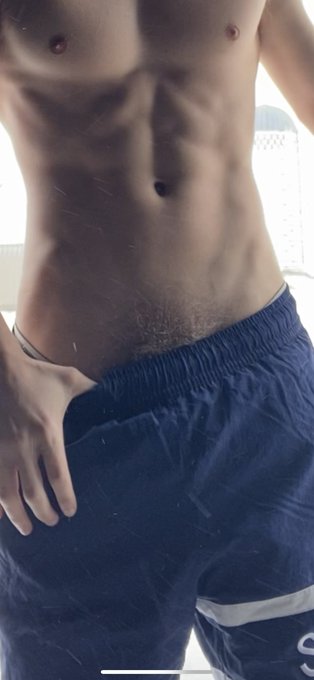 RT if you like Blonde Pubes 🍆 https://t.co/9xH1IU12ox