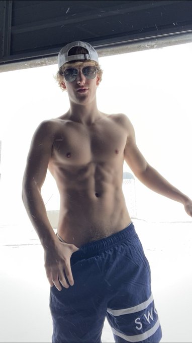 RT if you like Blonde Pubes 🍆 https://t.co/9xH1IU12ox