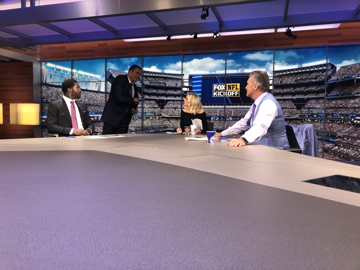 Prep time for Fox Nfl Kickoff 230 et @MichaelVick @TonyGonzalez88 @CharissaT @ColinCowherd @PSchrags @Spoon33 https://t.co/EkO5FRuqbl