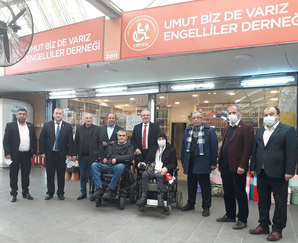 Bahçelievler Halk Pazarında, derneğimiz adına faaliyet icra ettiğimiz işyerimize Adana Yarbaşı Belediye Başkanı Sn. Mustafa Kaynar, Tümfed Genel Başkanı Sn. Selami Aykut ve çok kıymetli yöneticileri ziyarete geldi.Ticarethanemizi bereketlendiren dostlarımıza teşekkür ederiz