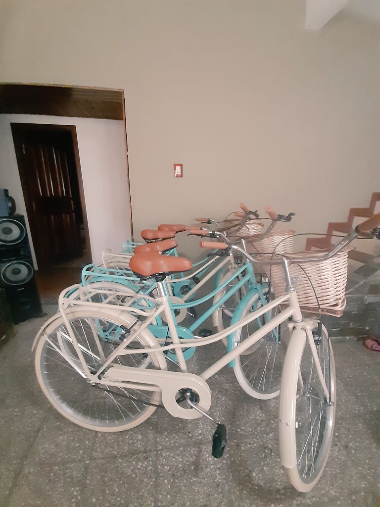 Me ayudan con RT
Bici vintage nuevas 
Livianas ❤
Las más lindas 
Estamos en zona sur 
Hacemos envios