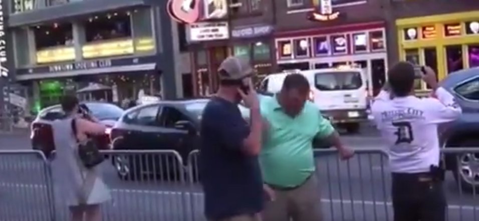 DannyDeraney's tweet photo. @RexChapman The moment he checks to make sure he is wearing a green shirt and khaki shorts. https://t.co/4YHgdqHMGt