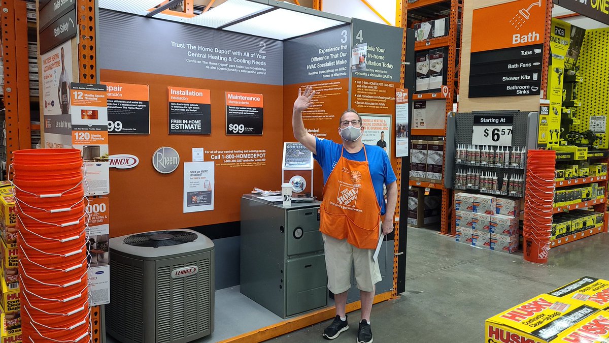 Mic is ready to show our customers the benefits of Reme-Halo and HVAC! #D175 <a href="/NathanMcAleese/">Nathan McAleese</a> <a href="/jefflimle/">Jeffery Limle</a> @murphyalex52 <a href="/HinckJ/">Mike Hinck</a> <a href="/kear_tiffany/">Tiffany Kear</a>