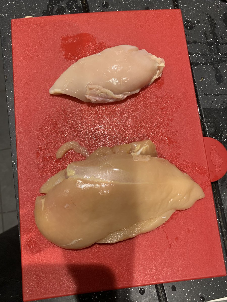 lisacsinclair's tweet photo. @Tesco I think we have quality control issues here.  Aside from ridiculous difference in fillet size, one clearly isn’t corn fed 😡 https://t.co/MbET0nVNYs