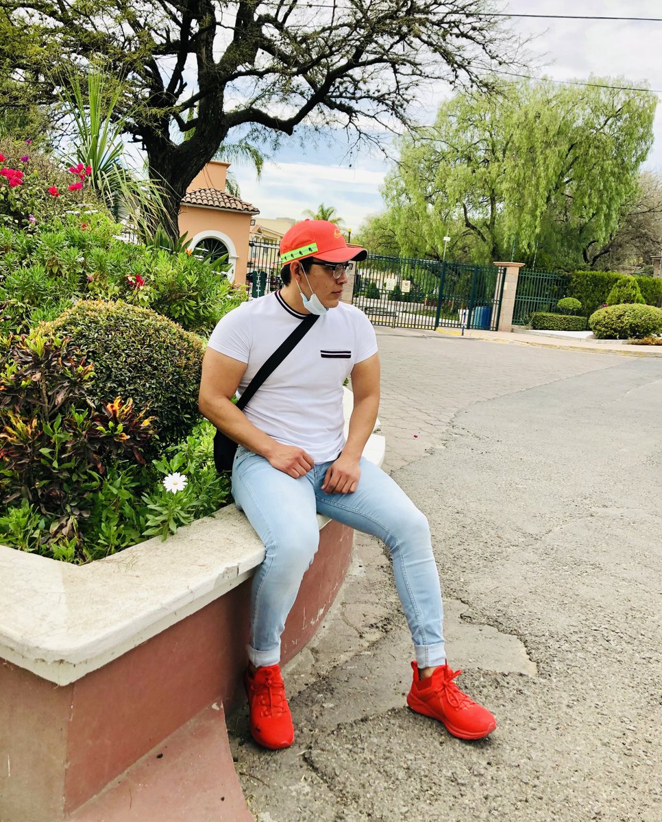 EduardoZeus's tweet image. Quien anda en Queretaro dale RT si quieres que te valla a visitar 😏😏😏