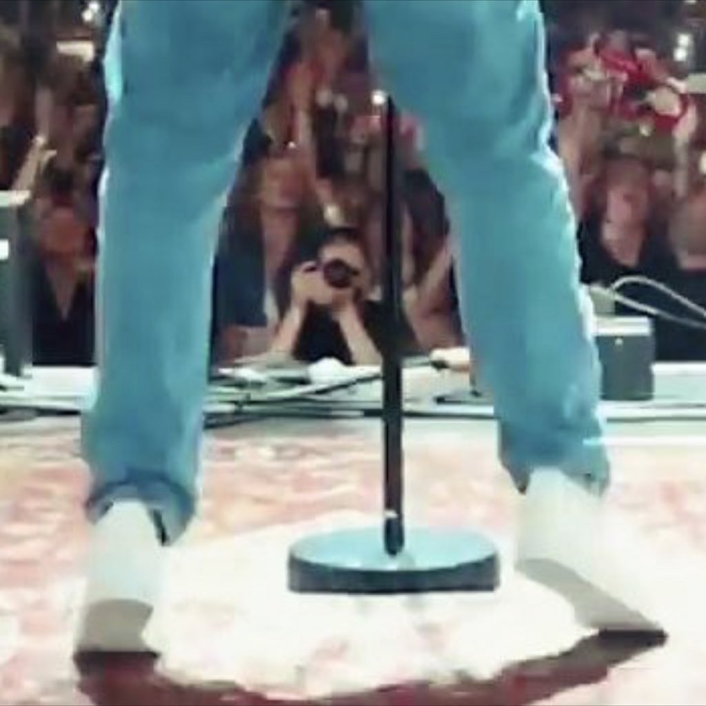 louis tomlinson’s tippy toes: a thread.