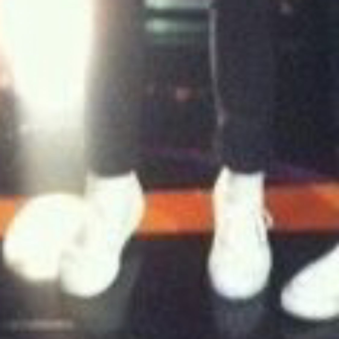 louis tomlinson’s tippy toes: a thread.