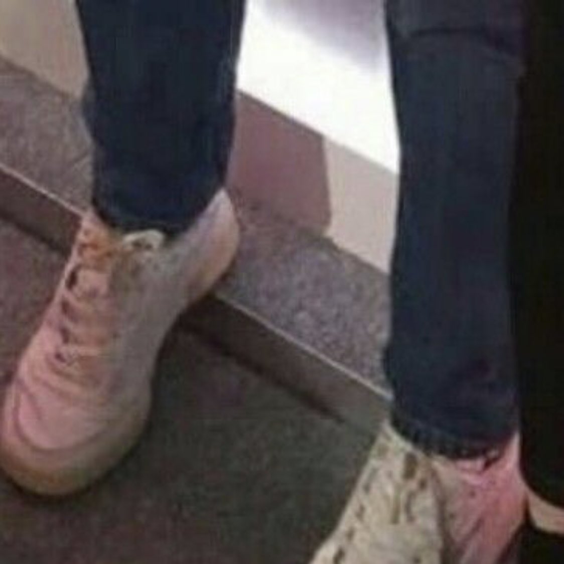 louis tomlinson’s tippy toes: a thread.