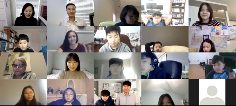 Voxyldy's tweet image. 이번 학기에 한국어 수업을 기대하고 있어요. 우리 선생님들은 정말 멋져. 나의 가장 친한 친구 나영도 그들 중 한 명이다.  😊✌️ #KoreanLanguageSchool  #SpringSemester2021