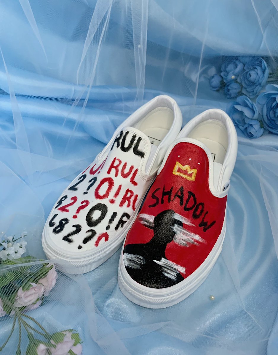 _rayofhobi_'s tweet photo. hey guys!! me and my friend opened up a business painting bts inspired designs on vans! make sure to follow rayofhobi on insta and depop! here r the different designs u can choose from 💜 #bts #customvans #army #ipurpleyou https://t.co/VSVoga29f1