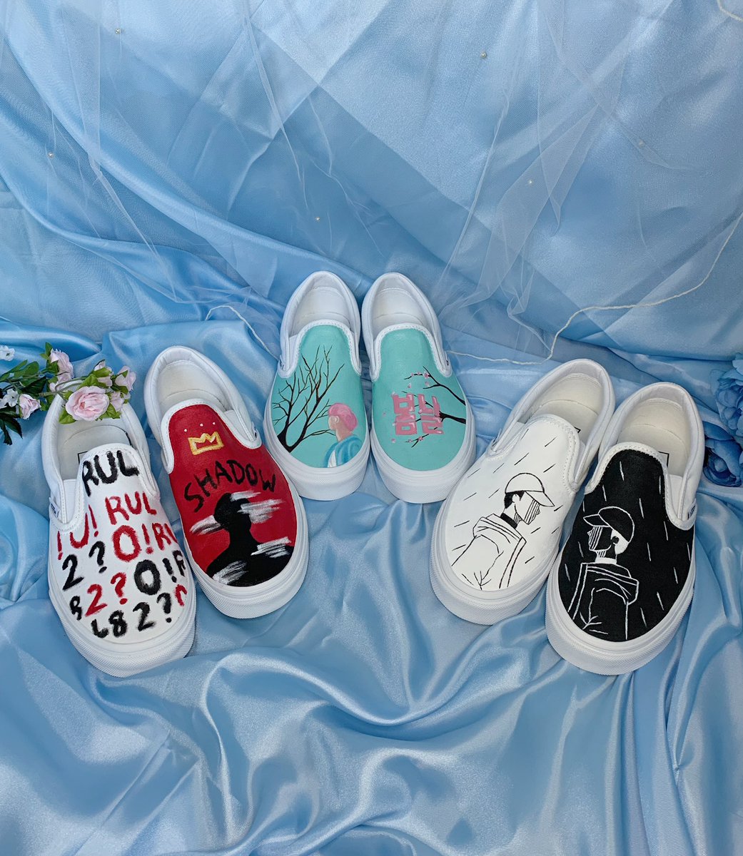 _rayofhobi_'s tweet photo. hey guys!! me and my friend opened up a business painting bts inspired designs on vans! make sure to follow rayofhobi on insta and depop! here r the different designs u can choose from 💜 #bts #customvans #army #ipurpleyou https://t.co/VSVoga29f1