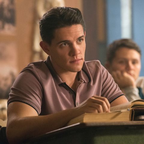 19. KevinPossibility: Low-MediumMotive: Farm sideffectsOpportunity: Cam worldSuspicious: masks & the drama department, left out of the Honey storyDoubts: main character, good guy