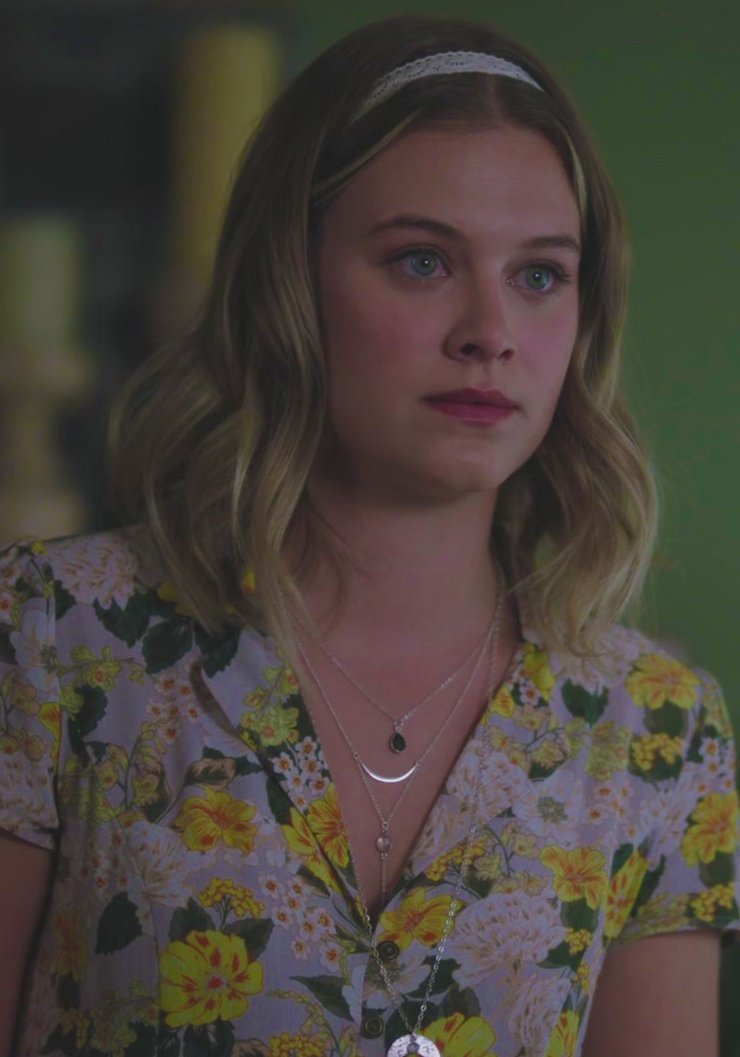 23. PollyPossibility: LowMotive: Revenge for everythingOpportunity: Lacking, though had a voice modifier?Suspicious: allegedly prank calls Betty, attacked a nurse, disappears in s5, that other serial killer escaped Shady GroveDoubts: in treatment
