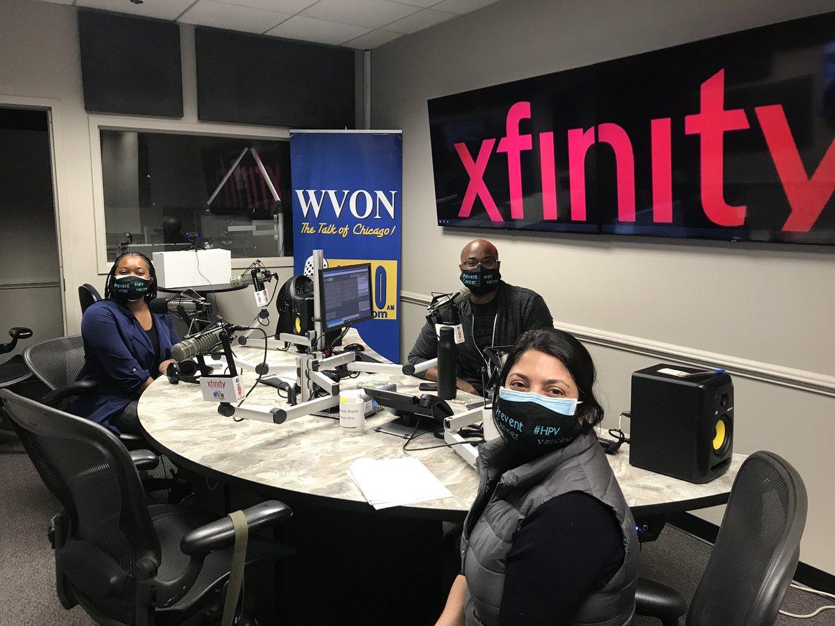 NitaKarnikLee's tweet photo. Masking Up with a Message! #preventcancer #HPVvaccine  @UCCancerCenter @equalhope_il Thanks @UChicagoComm @WVON1690 for sharing Info on vaccine, screening, treatment, local resources! #CervicalCancerAwarenessMonth #gyncsm https://t.co/PiPKHaK10N