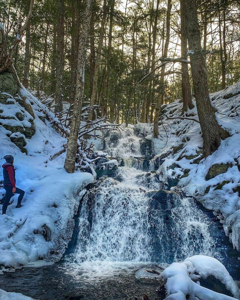 halifaxnoise's tweet photo. From from @katsteele86 — There’s no feeling like seeing a waterfall for the first time 💦
📍Looking for a waterfall to visit in The Valley this winter ? I suggest Tupper Lake Brook Falls - you won’t be disappointed
.
.
.
.
.
.
#hikenovascotia #explorec… https://t.co/8VivFwNjoi https://t.co/WgXChnJt0M