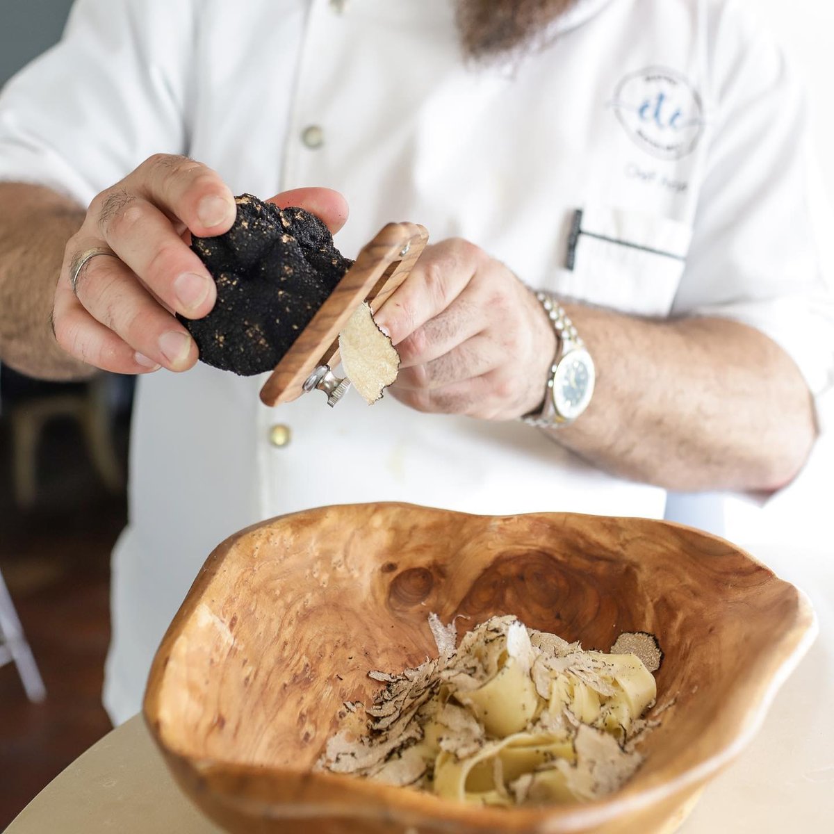 How much do you love truffles? 😍 you can find a great selection of truffle ingredients made with ❤️ from Italy on our website!  ⁠
.⁠
.⁠
.⁠
📷 @bistroete