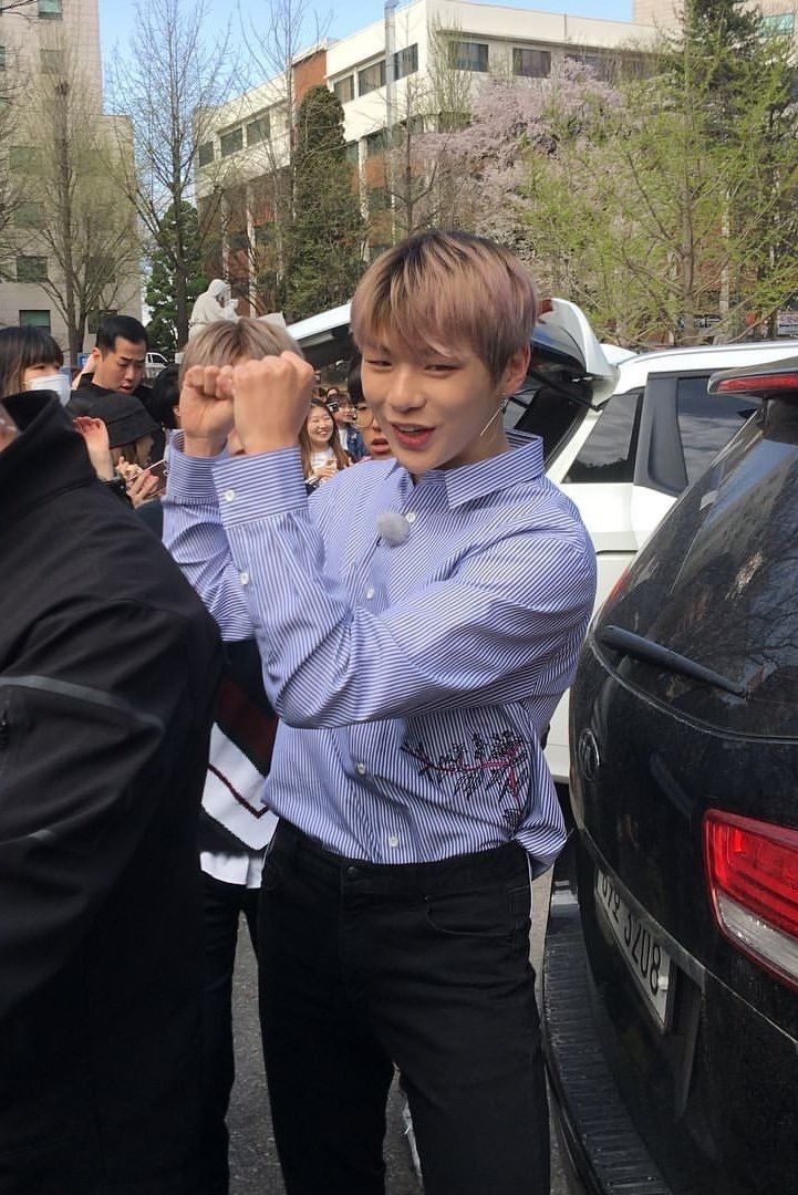 kang daniel in real life; a thread 