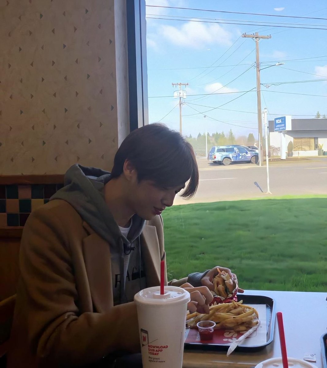 kang daniel in real life; a thread 