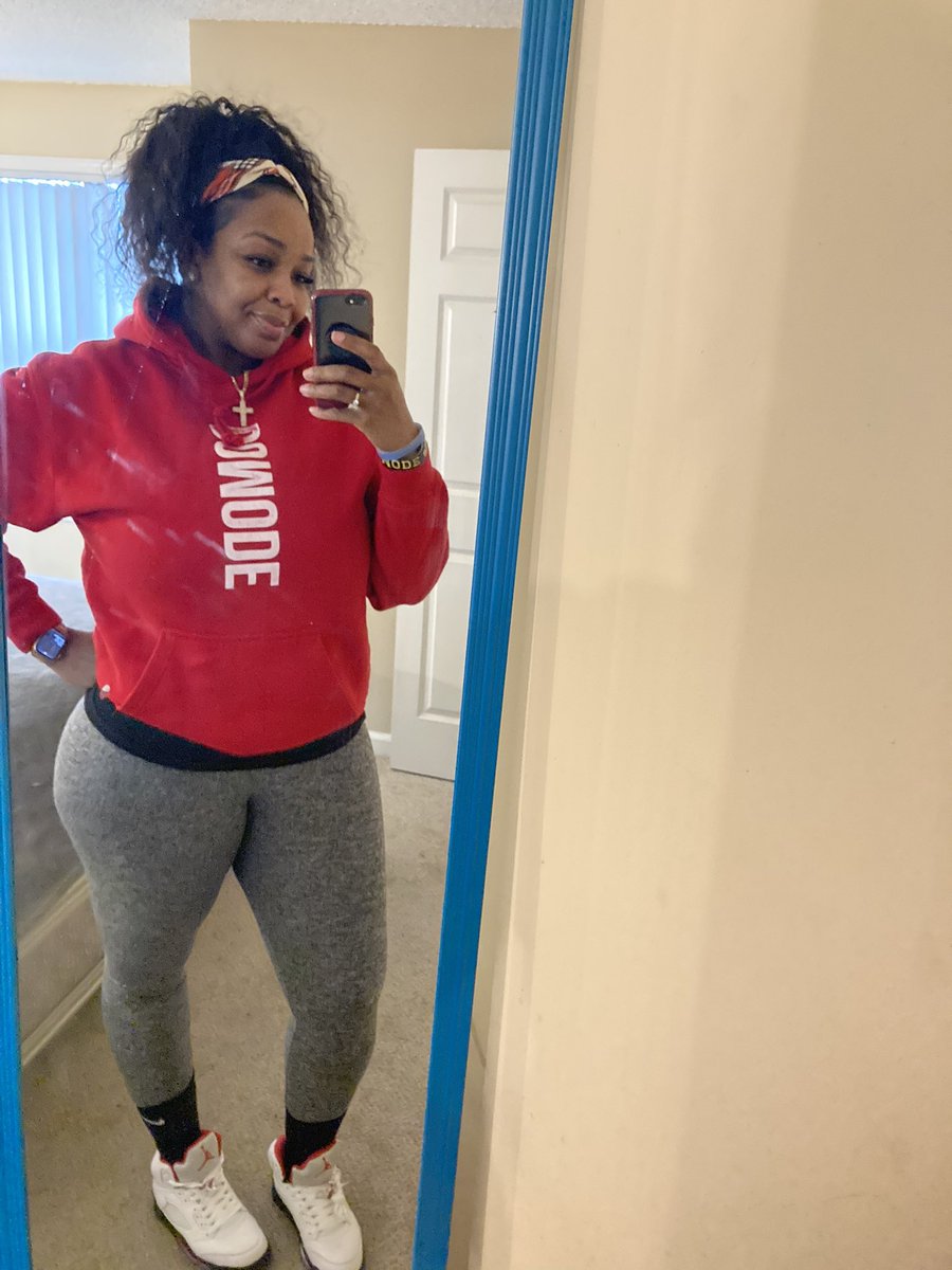 ItsAGeeThing's tweet photo. Treat my friend’s brand like designer because it is ⚡️
#DoMode #SaturdayMood https://t.co/k70Q2gbFdN
