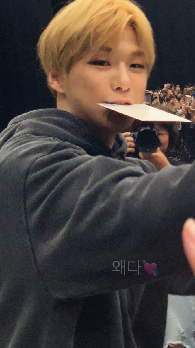 kang daniel in real life; a thread 