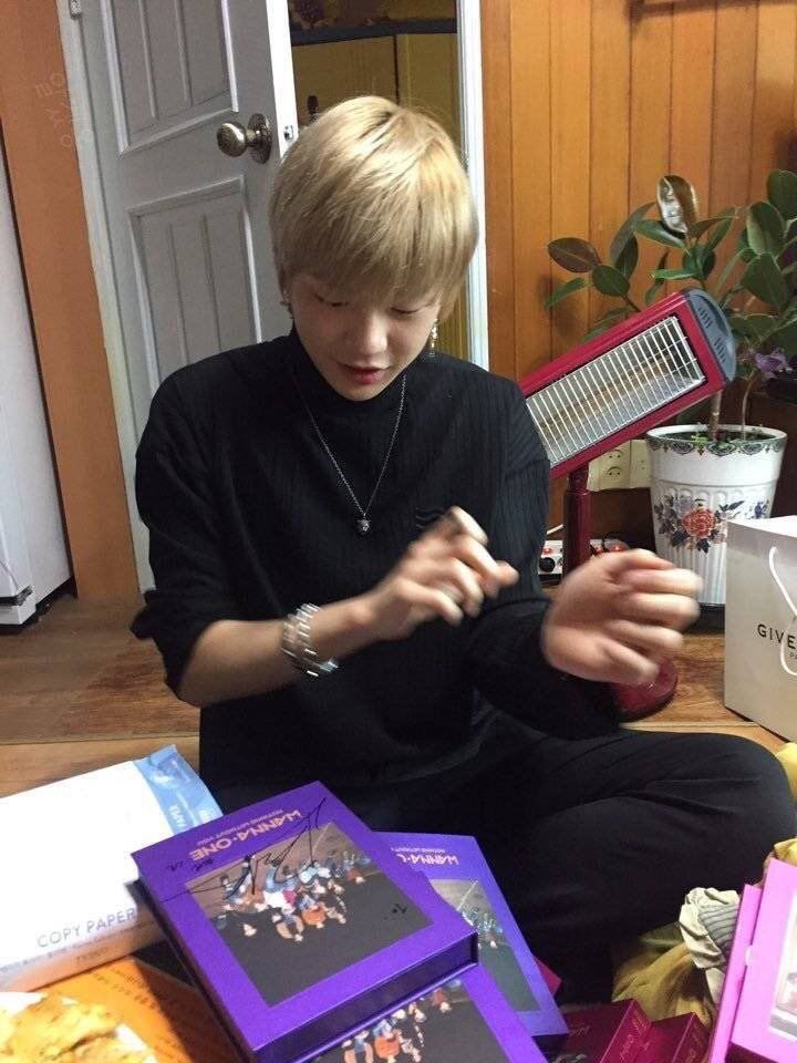 kang daniel in real life; a thread 