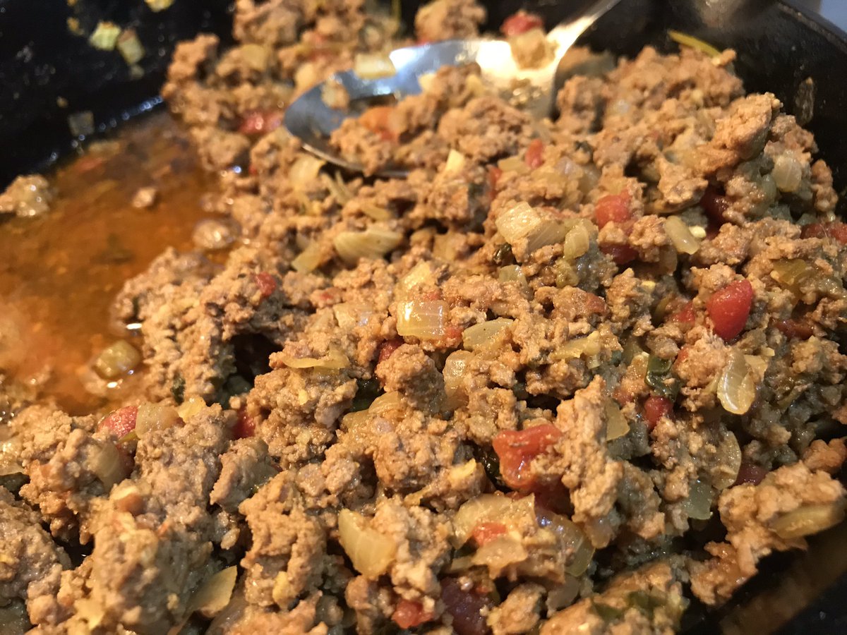 ChezAmyLLC's tweet photo. NACHOS for the football game 

#chezamy #nachos #bluecornchips #buckybadgercheese #wisconsincheese https://t.co/W6xcOyijC1