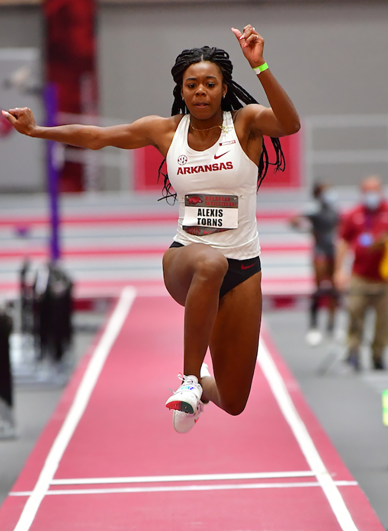 Razorback freshman Alexis Torns hits a mark of 38-9 (11.89) twice in her triple jump debut for Arkansas, placing fifth.