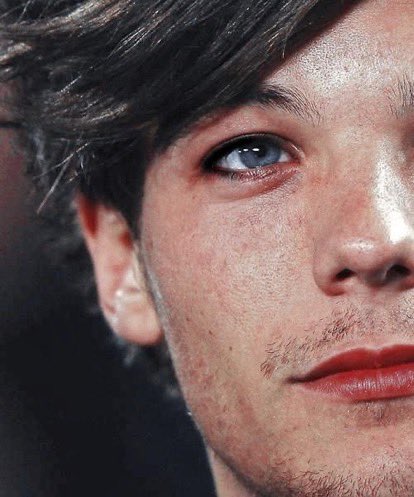 Louis Tomlinson in smudged eyeliner, a Thread: