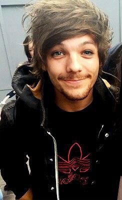 Louis Tomlinson in smudged eyeliner, a Thread: