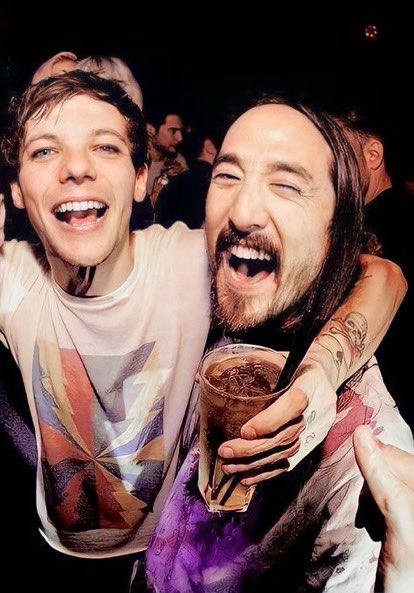 Louis Tomlinson in smudged eyeliner, a Thread: