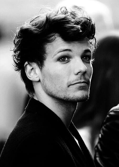 Louis Tomlinson in smudged eyeliner, a Thread: