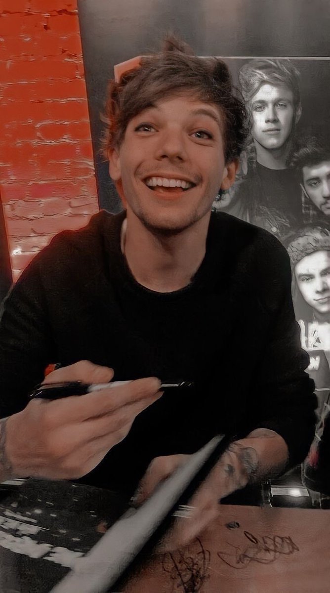 Louis Tomlinson in smudged eyeliner, a Thread: