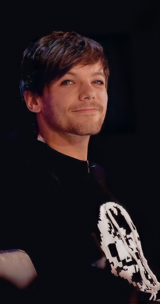 Louis Tomlinson in smudged eyeliner, a Thread: