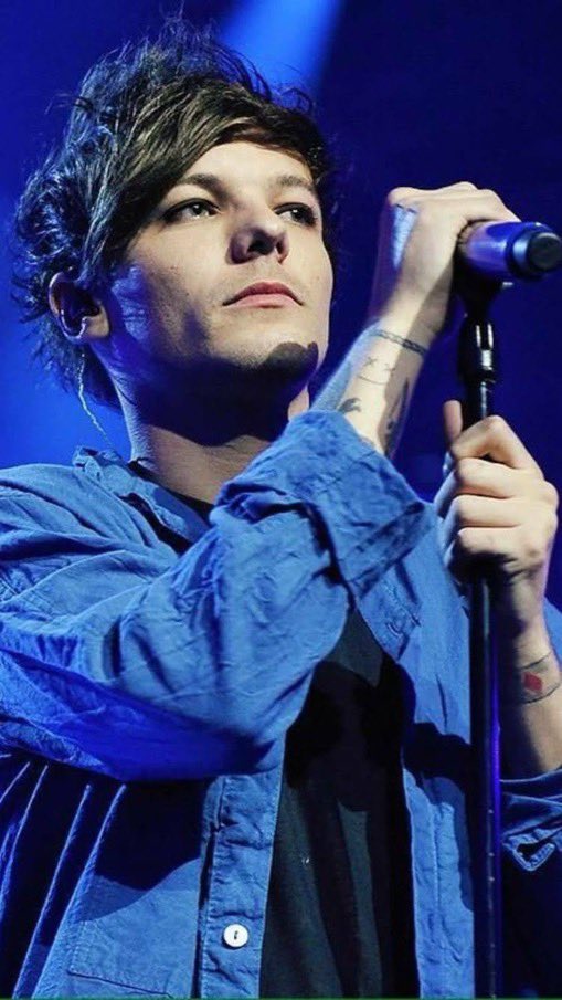 Louis Tomlinson in smudged eyeliner, a Thread:
